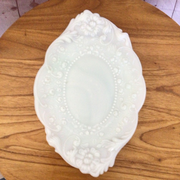 Vintage Fostoria Opal Bride Floral Milk Glass Dresser Tray - Picture 5 of 10
